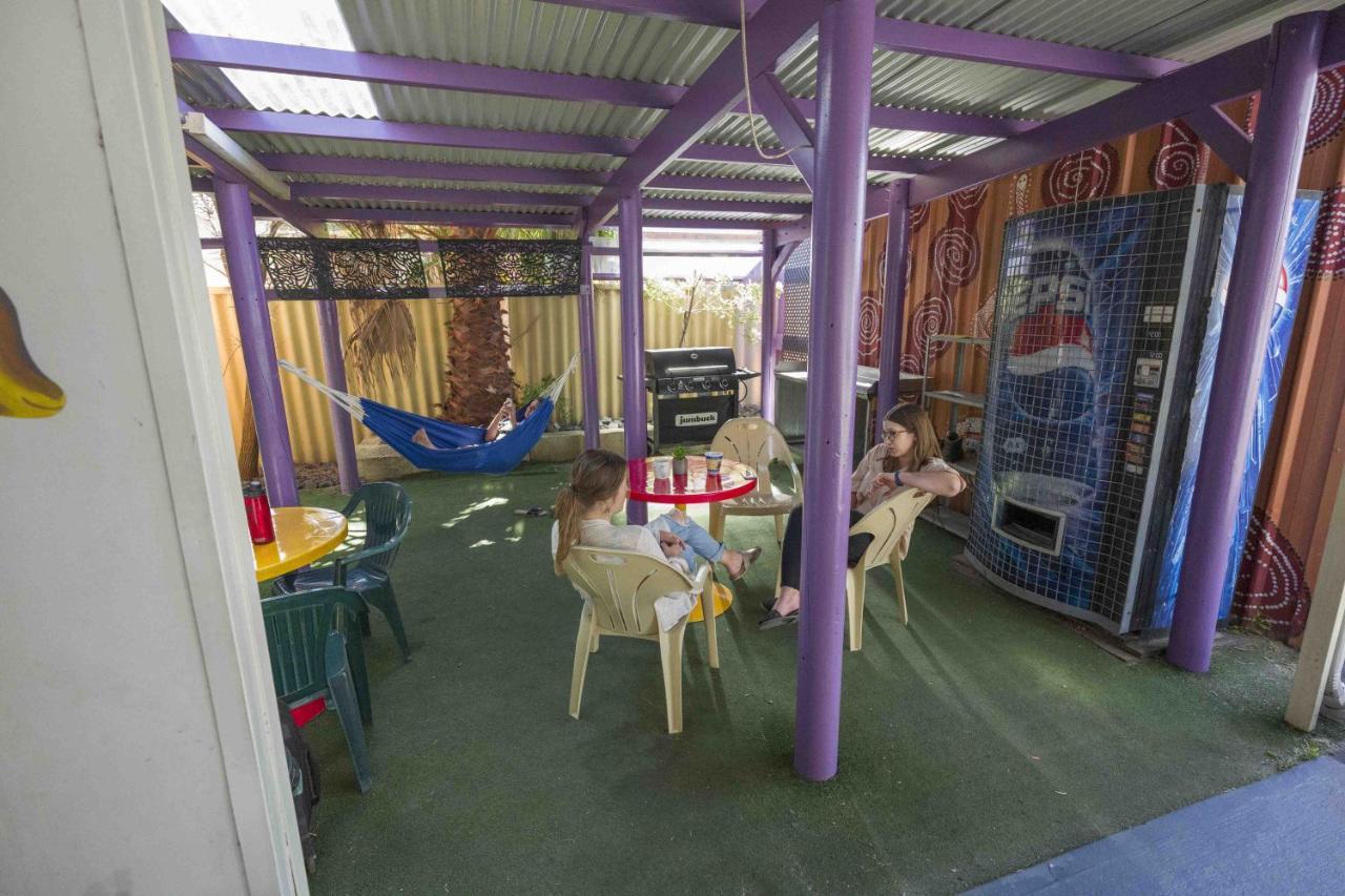 Dolphin Retreat Bunbury Yha Hostel Exterior foto