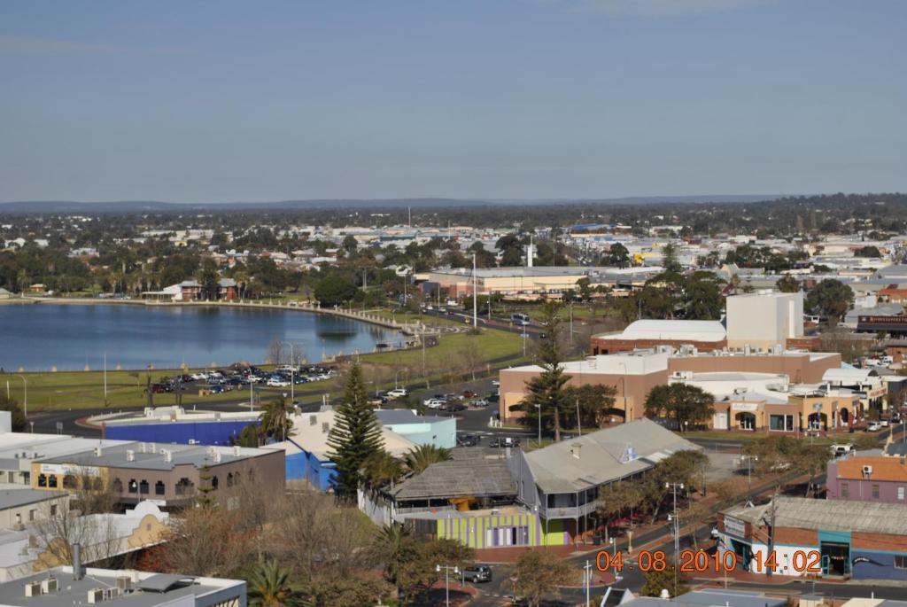 Dolphin Retreat Bunbury Yha Hostel Exterior foto